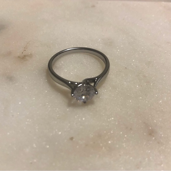 Solitaire Ring  - White Rhodium - Picture 7 of 7